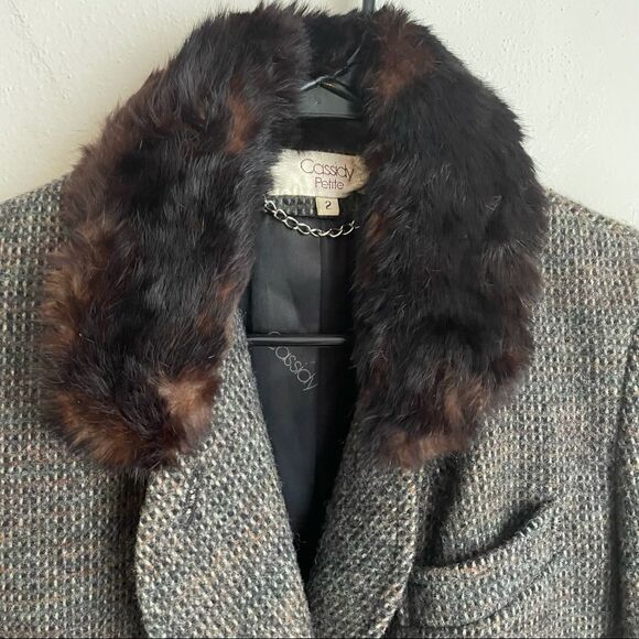 Cassidy Vintage Double Breasted Fur Collar Wool Coat - Picture 8 of 16